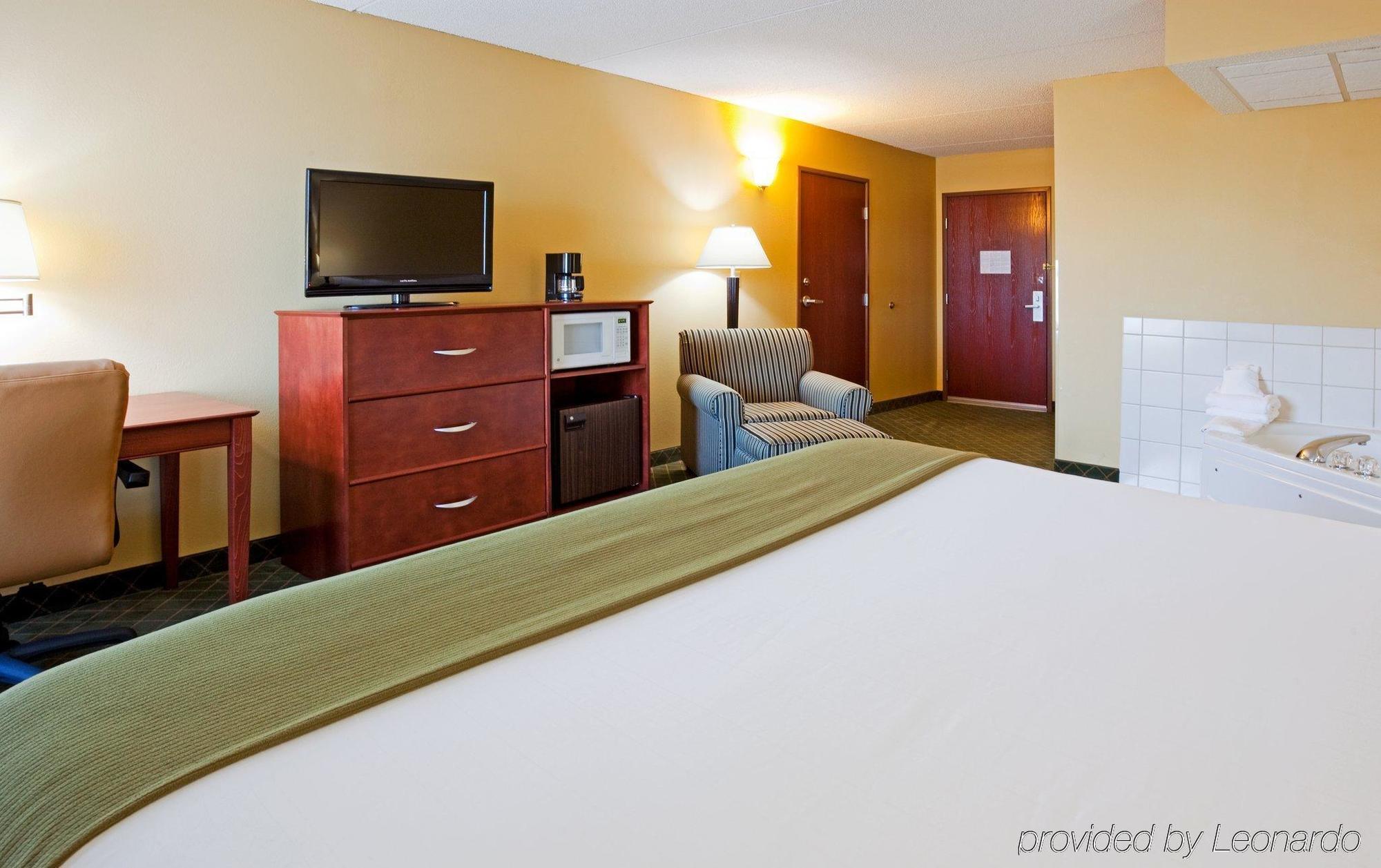 Holiday Inn Express Hotel & Suites Coon Rapids - Blaine Area By Ihg Zimmer foto